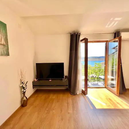 Appartement In 43363 Jadranovo