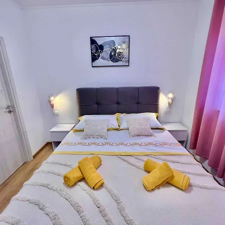 In 43363 Apartment *